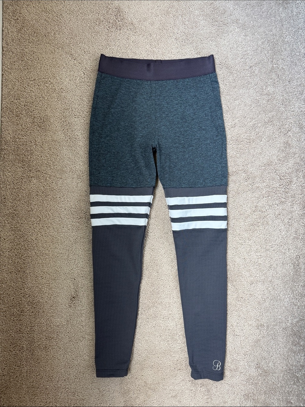 Bombshell Gray Leggings